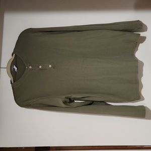 Long sleeve gap crew neck button down shirt